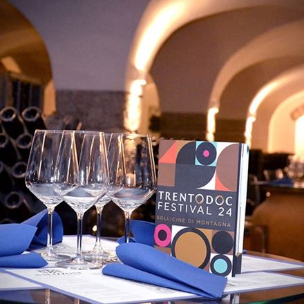Trentodoc in cantina storica del 1900