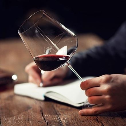La grammatica delle bollicine: nuovi linguaggi per raccontare il vino